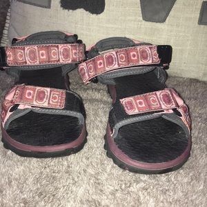 Rafters River Sandals Size 6 Women’s Pink Geometric Pattern Velcro Shoes